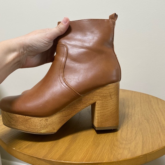 Universal Thread Women's Size 7 Cognac Brown Memory Foam Heel Booties - Picture 8 of 10